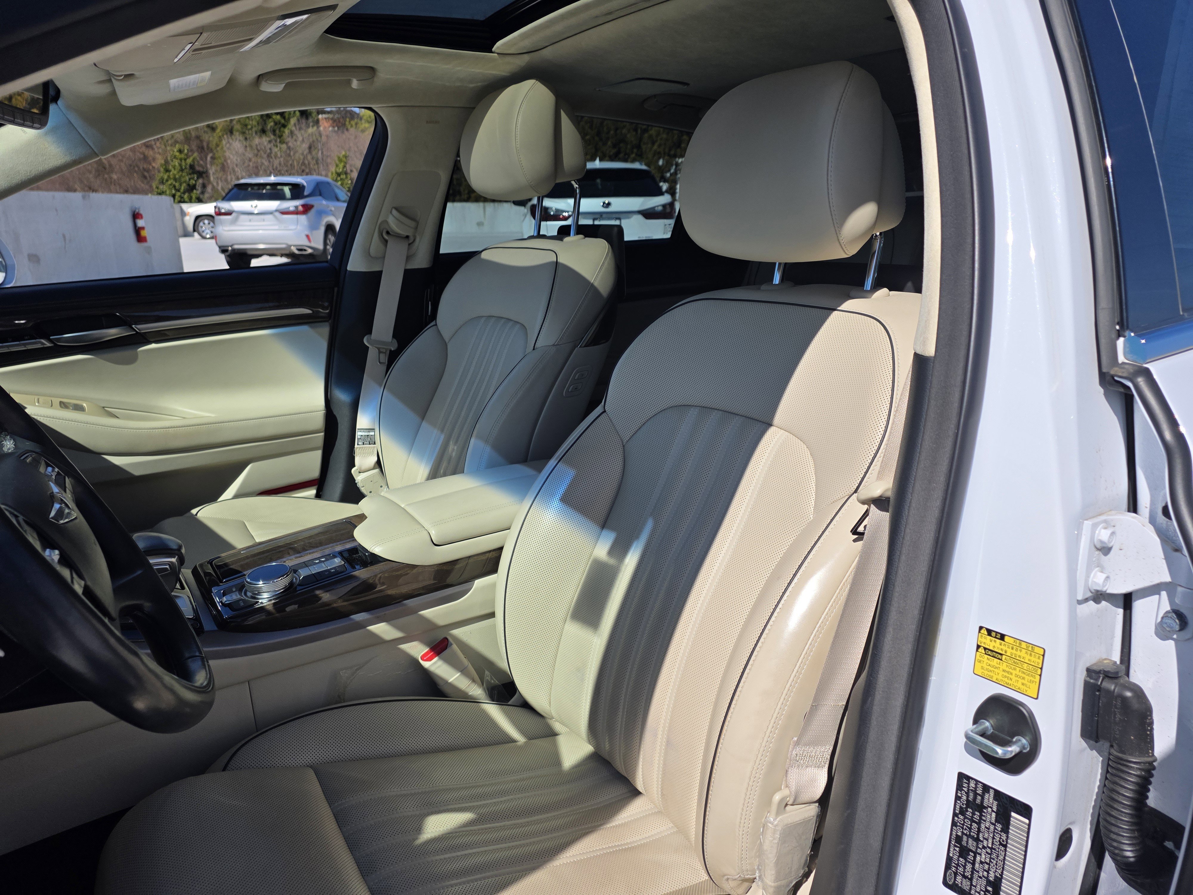 Used 2018 Genesis G90 5.0 Ultimate image 14