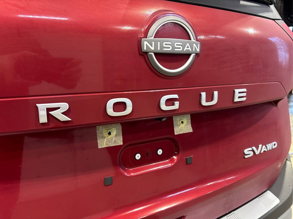 Used 2023 Nissan Rogue SV image 14