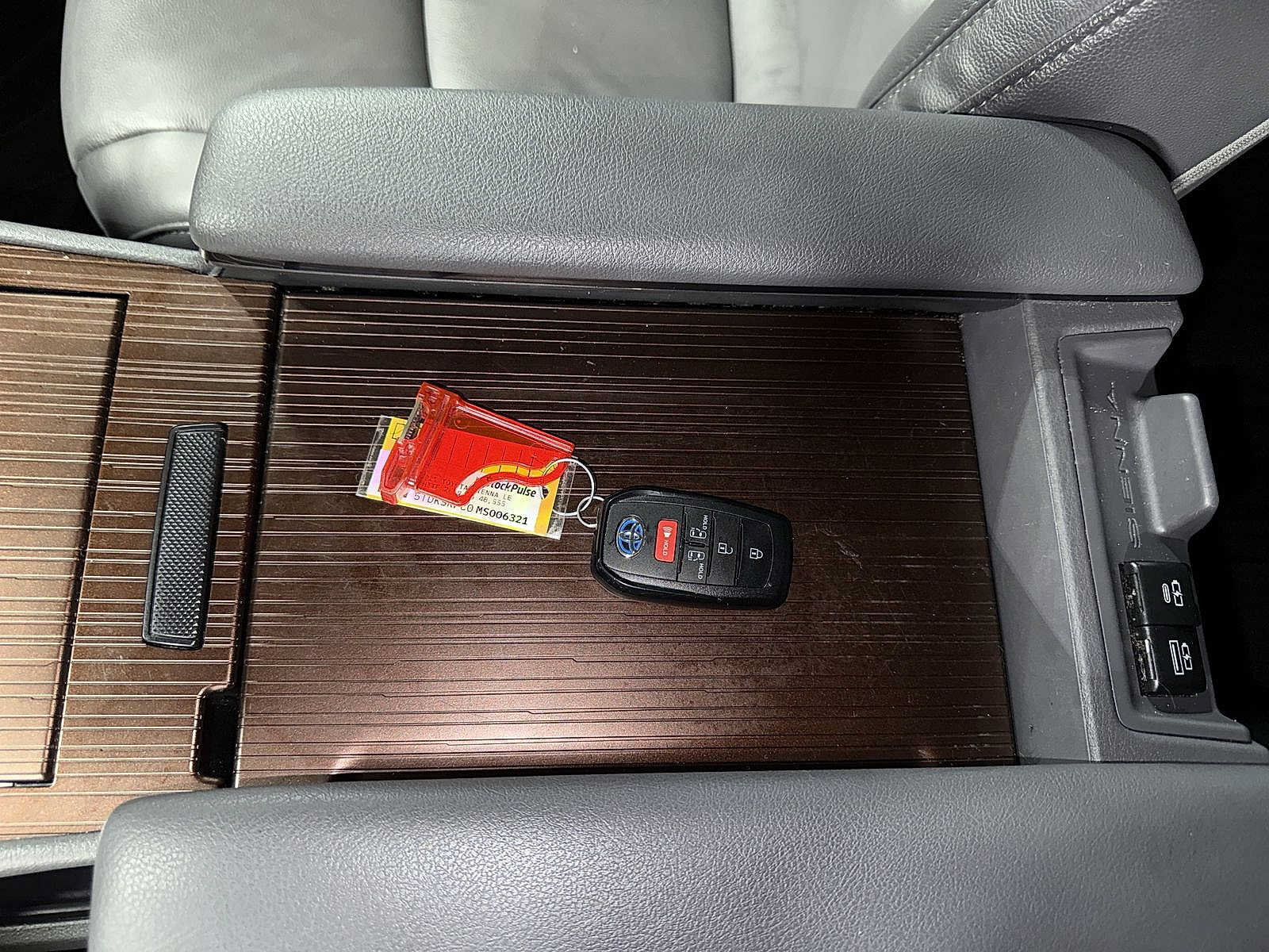 Certified 2021 Toyota Sienna LE AWD/4WD image 33