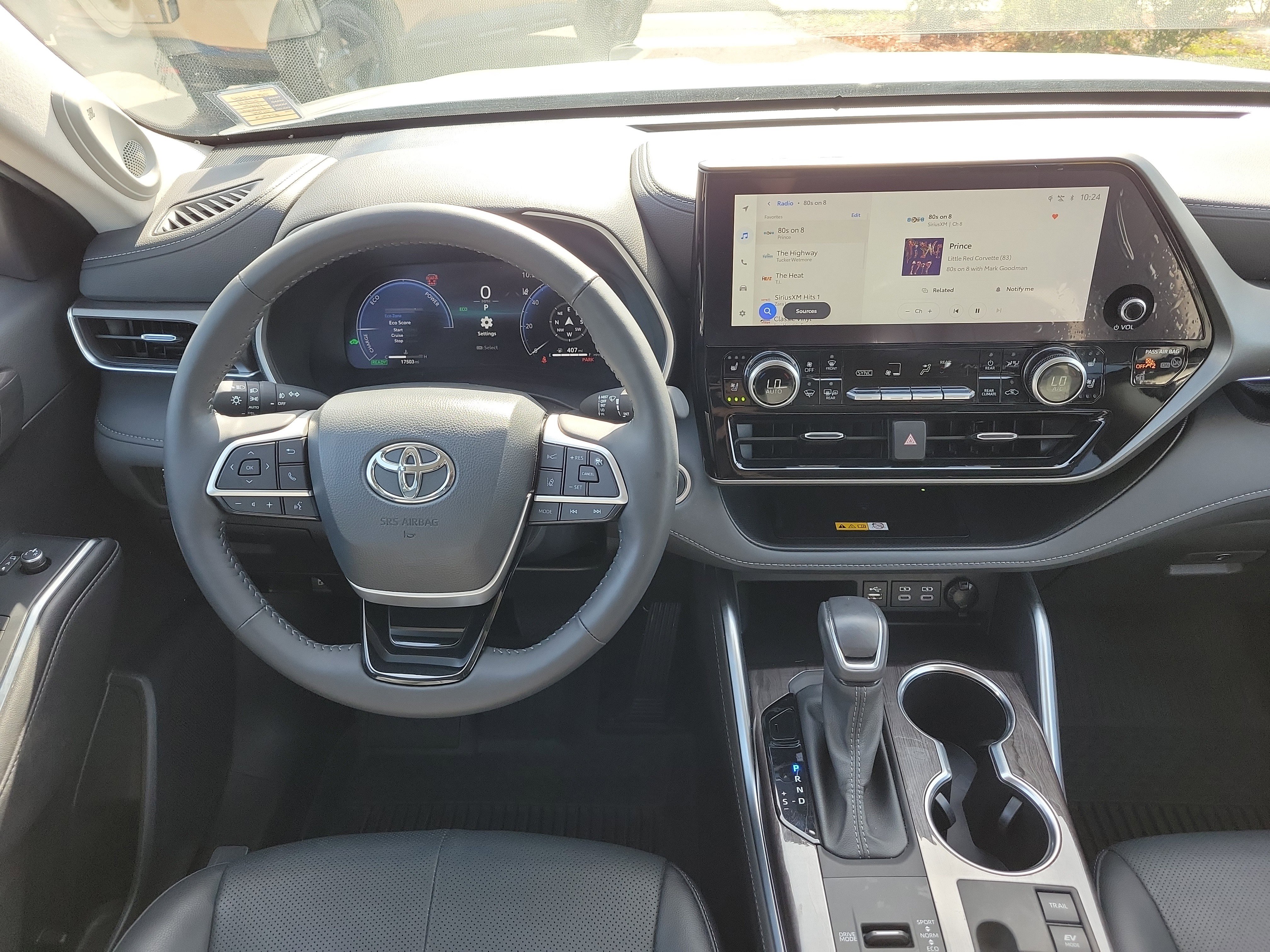 Used 2024 Toyota Highlander Limited image 19