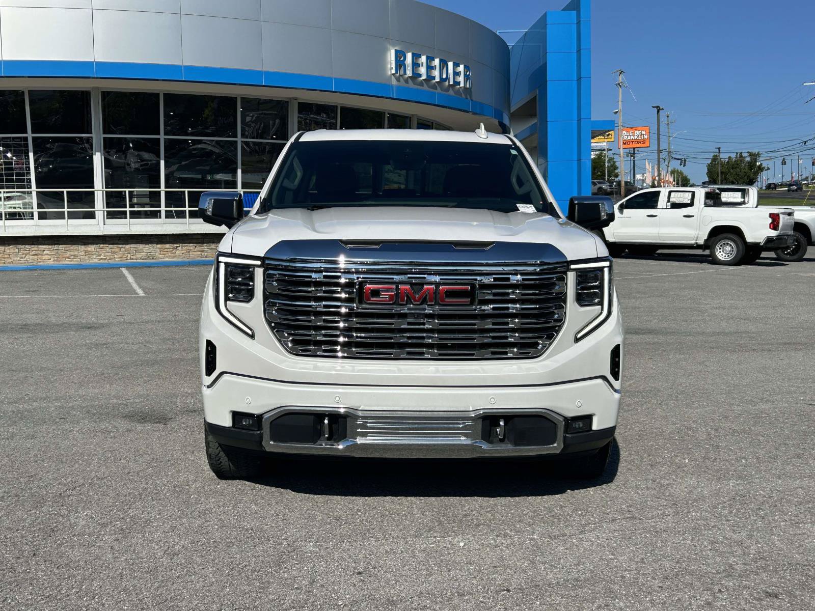 Used 2024 GMC Sierra 1500 Denali w/ Technology Package AWD/4WD image 2