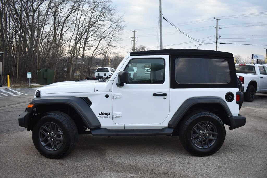 Used 2024 Jeep Wrangler Sport S image 3