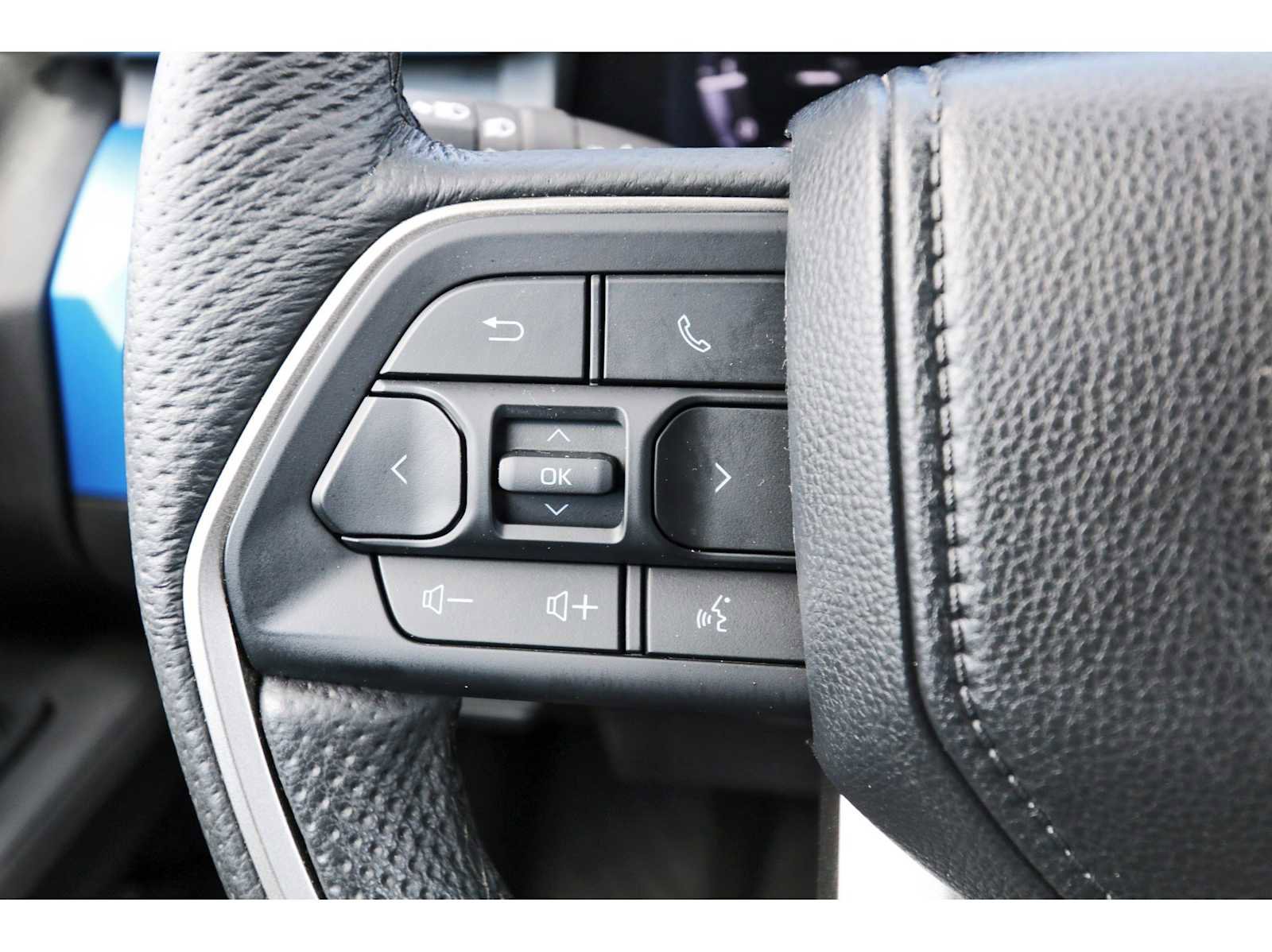 Used 2024 Toyota Tacoma TRD Sport w/ TRD Sport Upgrade Package image 15