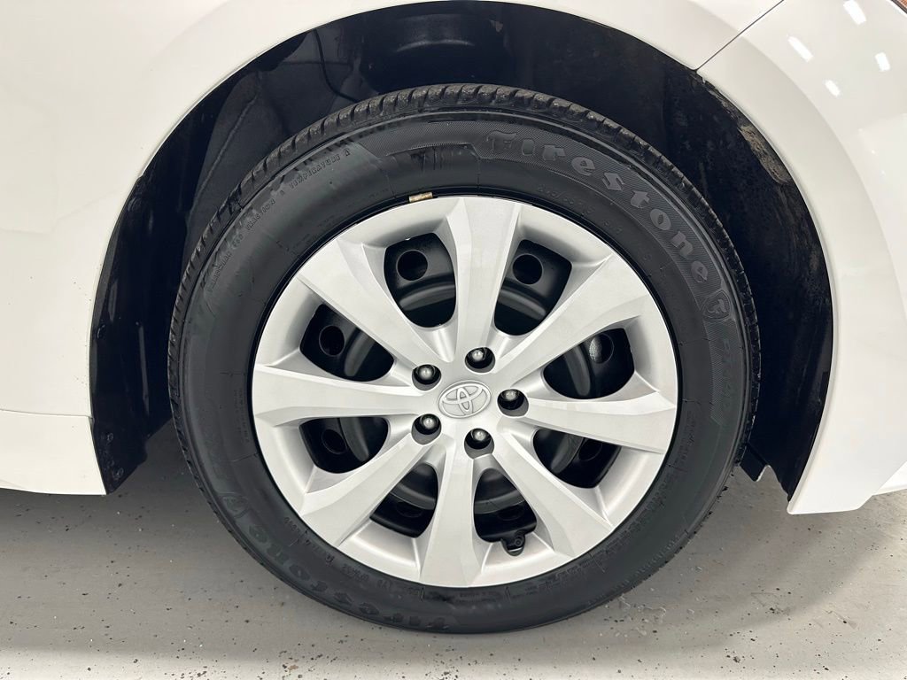 Used 2025 Toyota Corolla LE FWD image 59