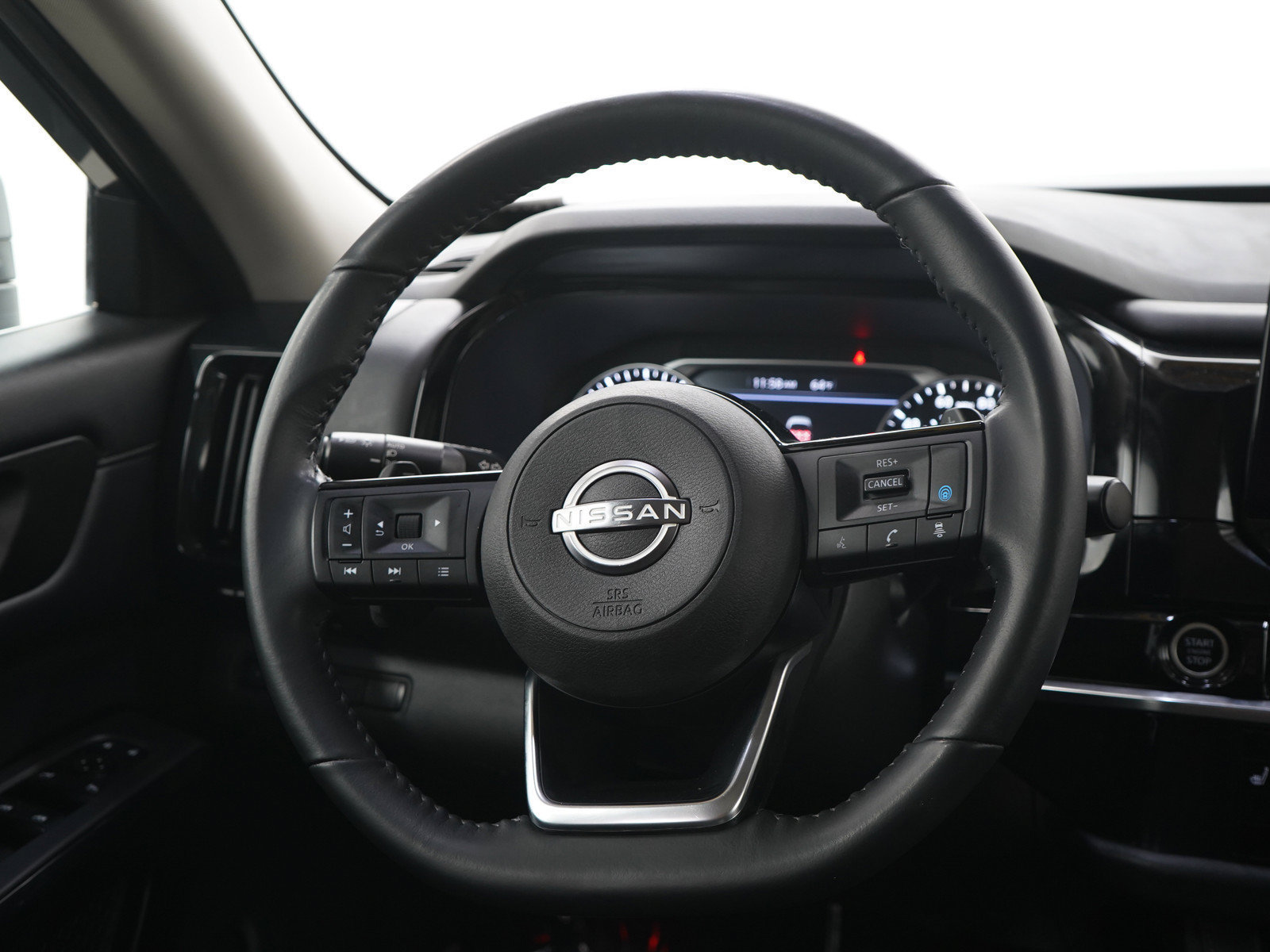 Used 2023 Nissan Pathfinder SV AWD/4WD image 17
