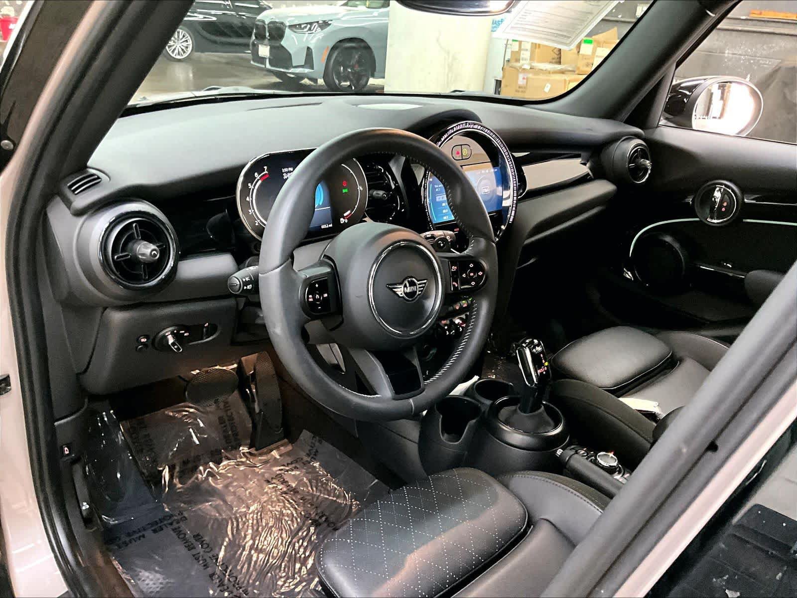 Used 2024 MINI Cooper S w/ Signature Upholstery Package FWD image 17