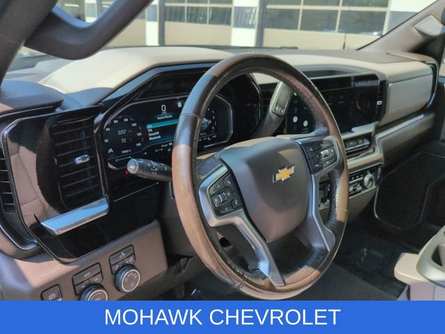 Used 2022 Chevrolet Silverado 1500 LT AWD/4WD image 10