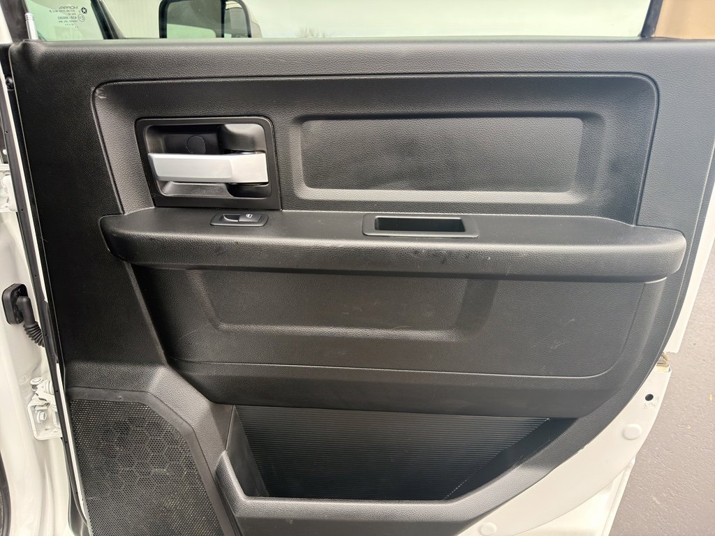 Used 2019 RAM 5500 Tradesman w/ Chrome Appearance Group image 33