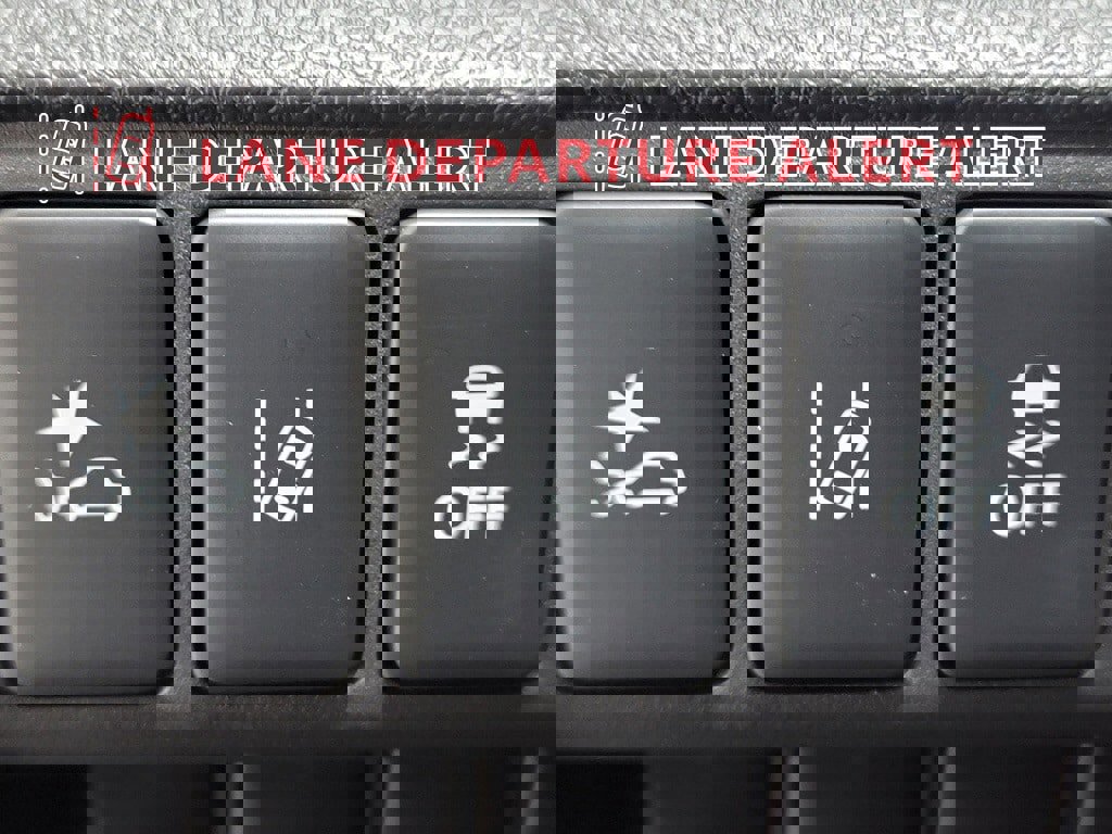 Used 2024 Mitsubishi Eclipse Cross LE image 24