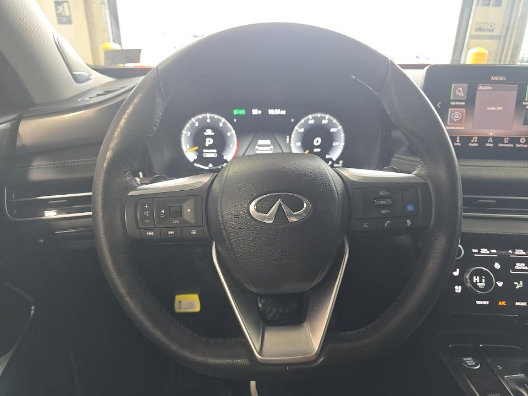 Used 2023 INFINITI QX60 Luxe w/ Performance Audio Package AWD/4WD image 3