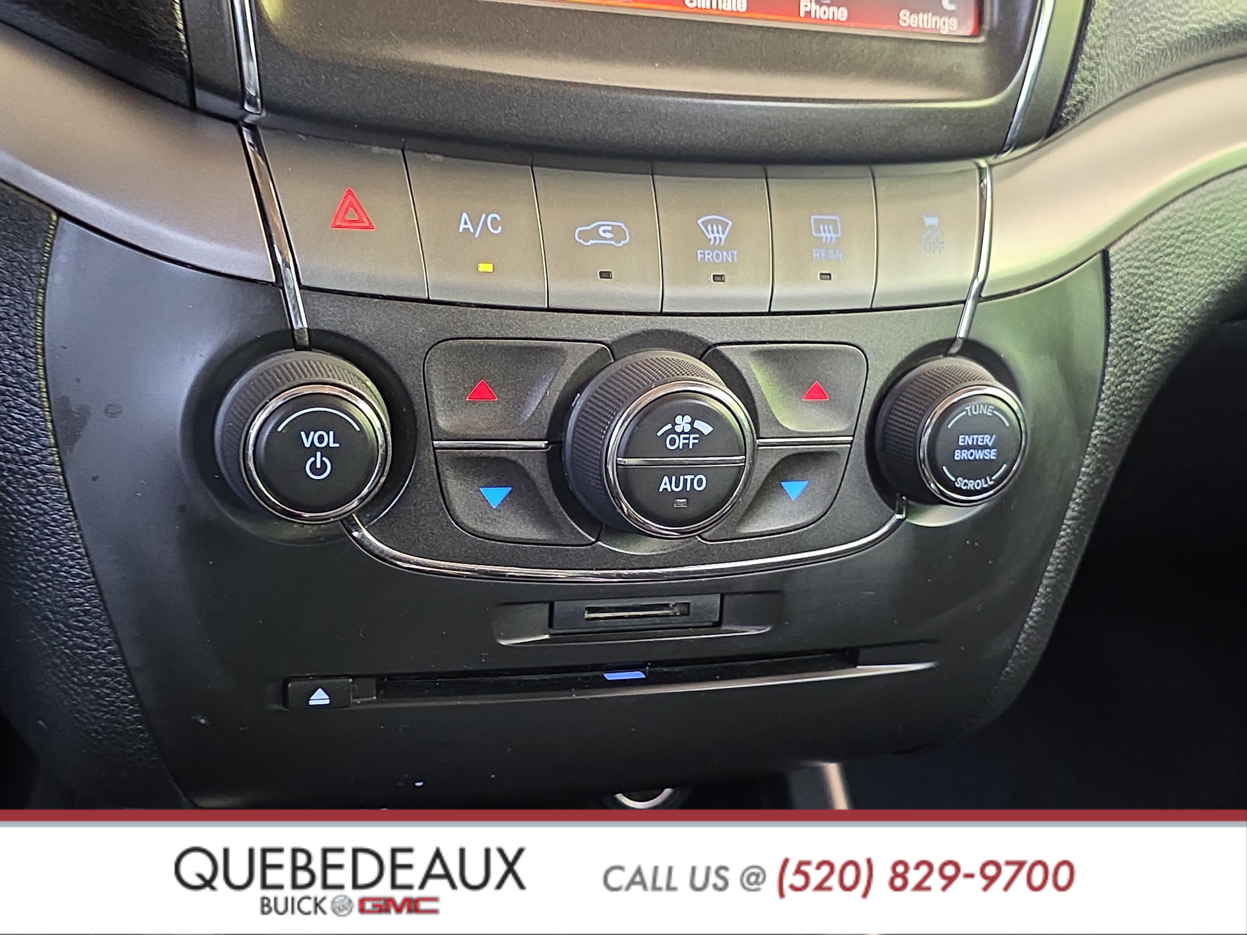 Used 2018 Dodge Journey Crossroad w/ Driver Convenience Group FWD image 18