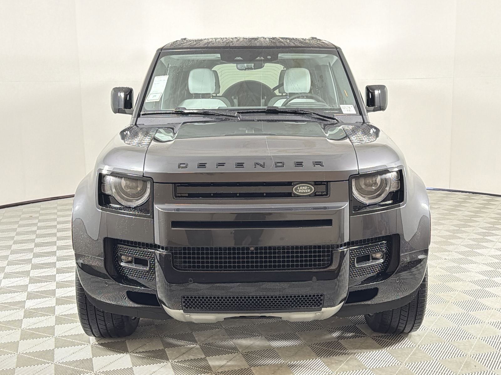 New 2025 Land Rover Defender 130 X-Dynamic SE image 8