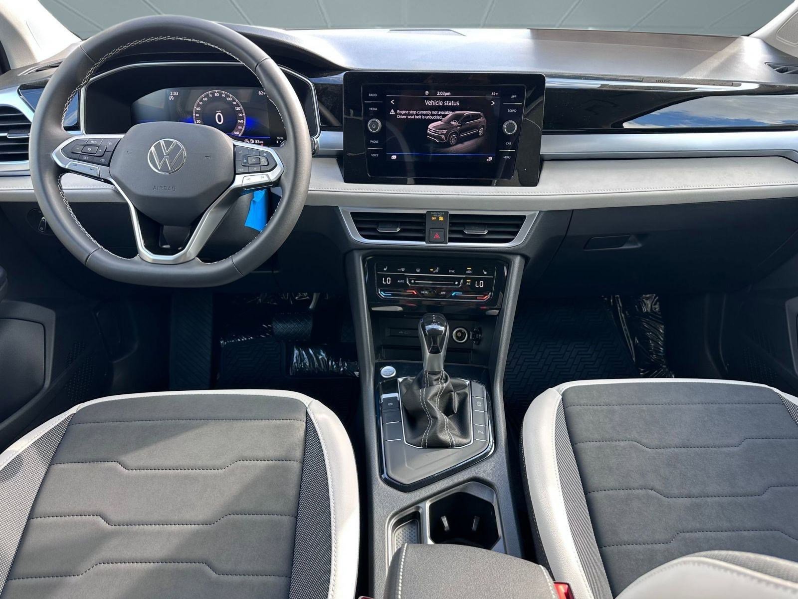 New 2026 Volkswagen Taos SE image 4