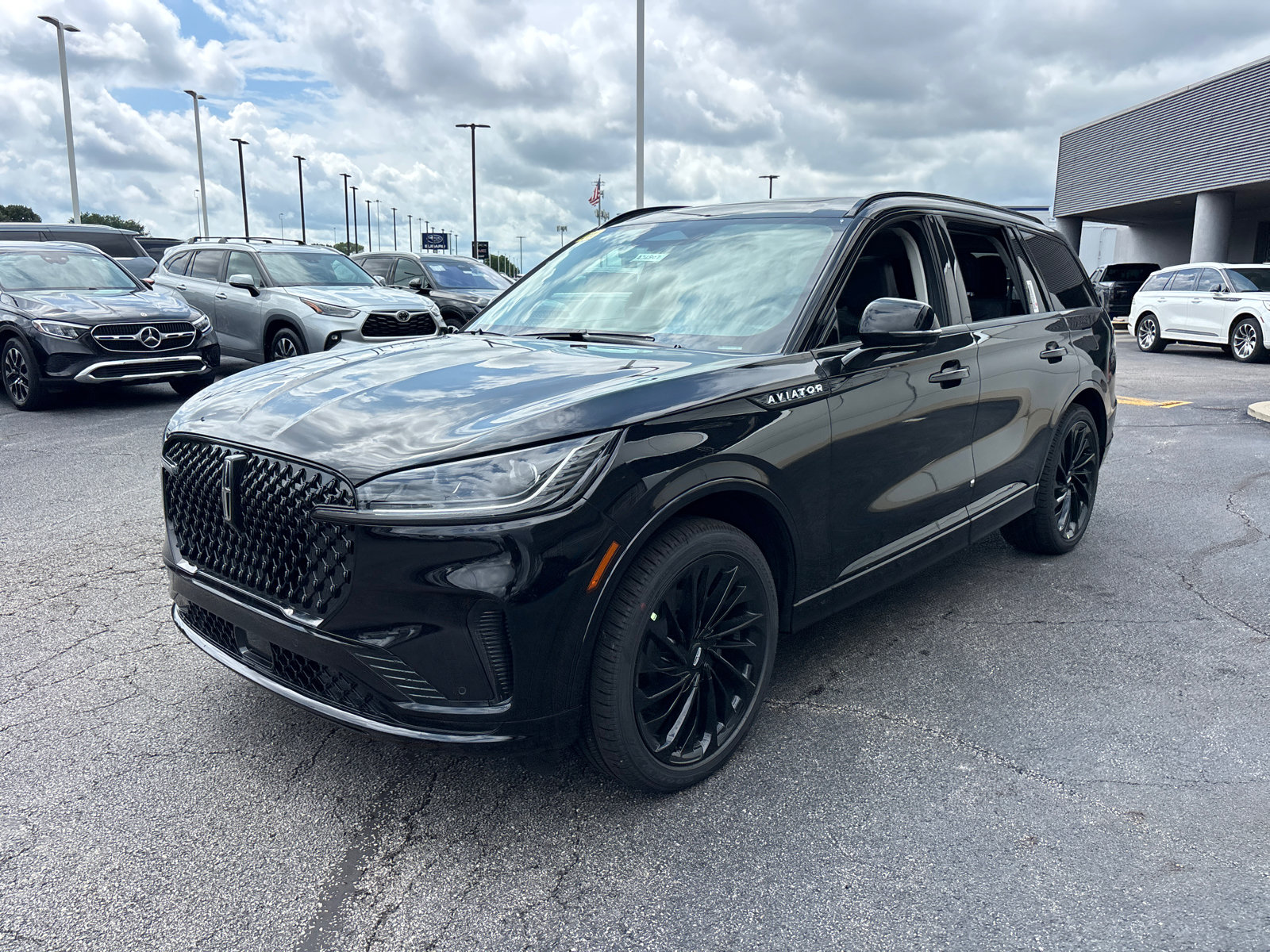 New 2026 Lincoln Aviator Reserve AWD/4WD image 3