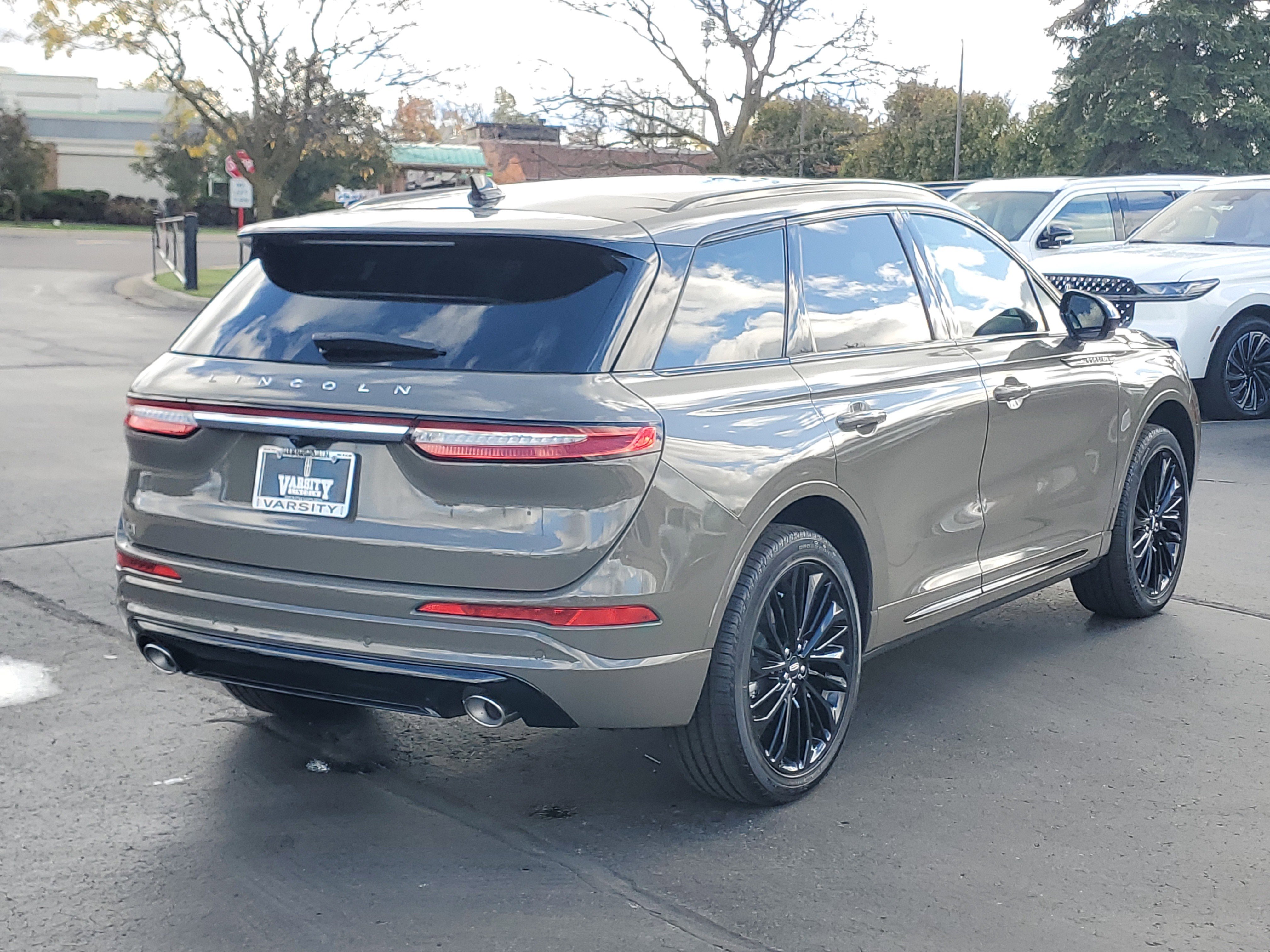 New 2025 Lincoln Corsair Grand Touring w/ Jet Appearance Package image 4