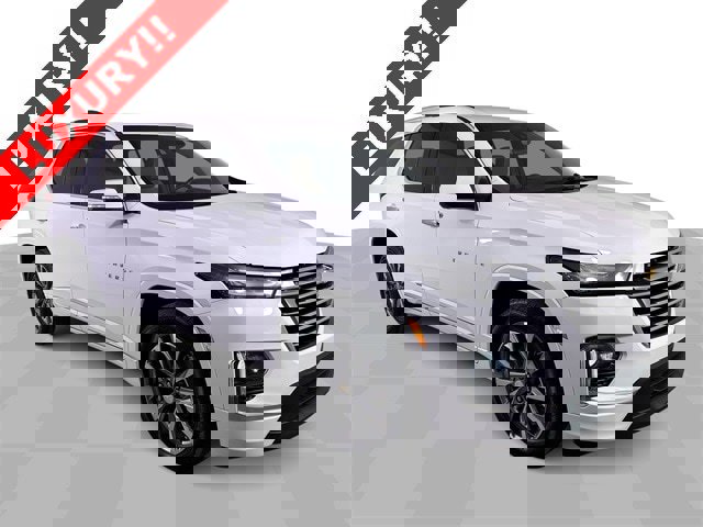 Used 2022 Chevrolet Traverse Premier image 2