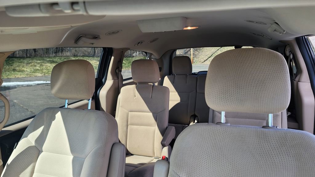 Used 2015 Dodge Grand Caravan SXT FWD image 26