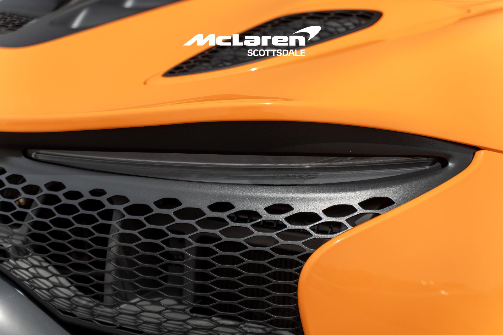 Used 2026 McLaren Artura Spider RWD image 23