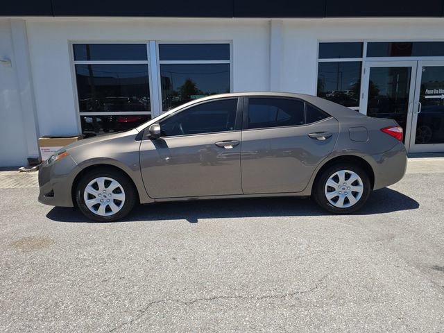 Used 2017 Toyota Corolla LE image 4