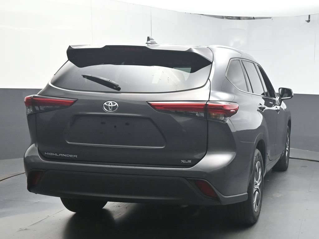 Used 2020 Toyota Highlander XLE FWD image 7