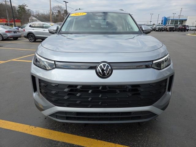 Used 2025 Volkswagen Tiguan S video 2