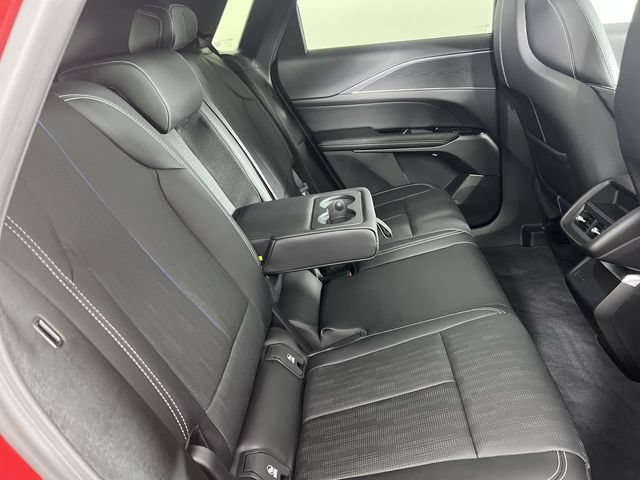 Used 2025 Cadillac Lyriq Sport AWD/4WD image 28