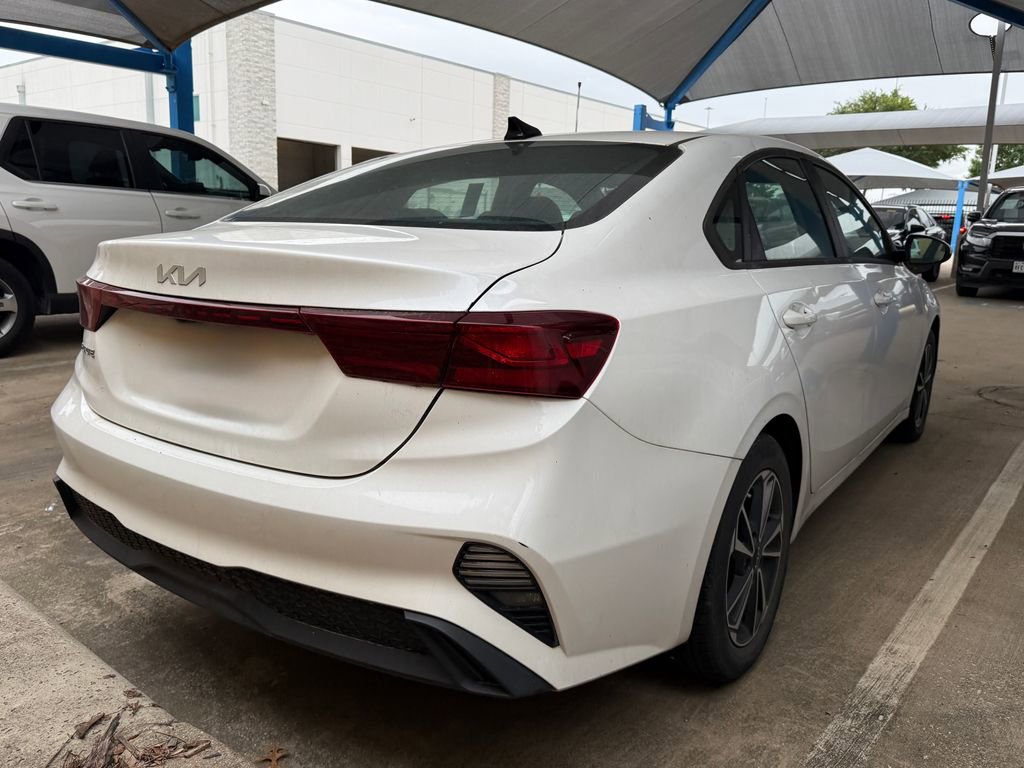 Used 2022 Kia Forte LXS FWD image 8