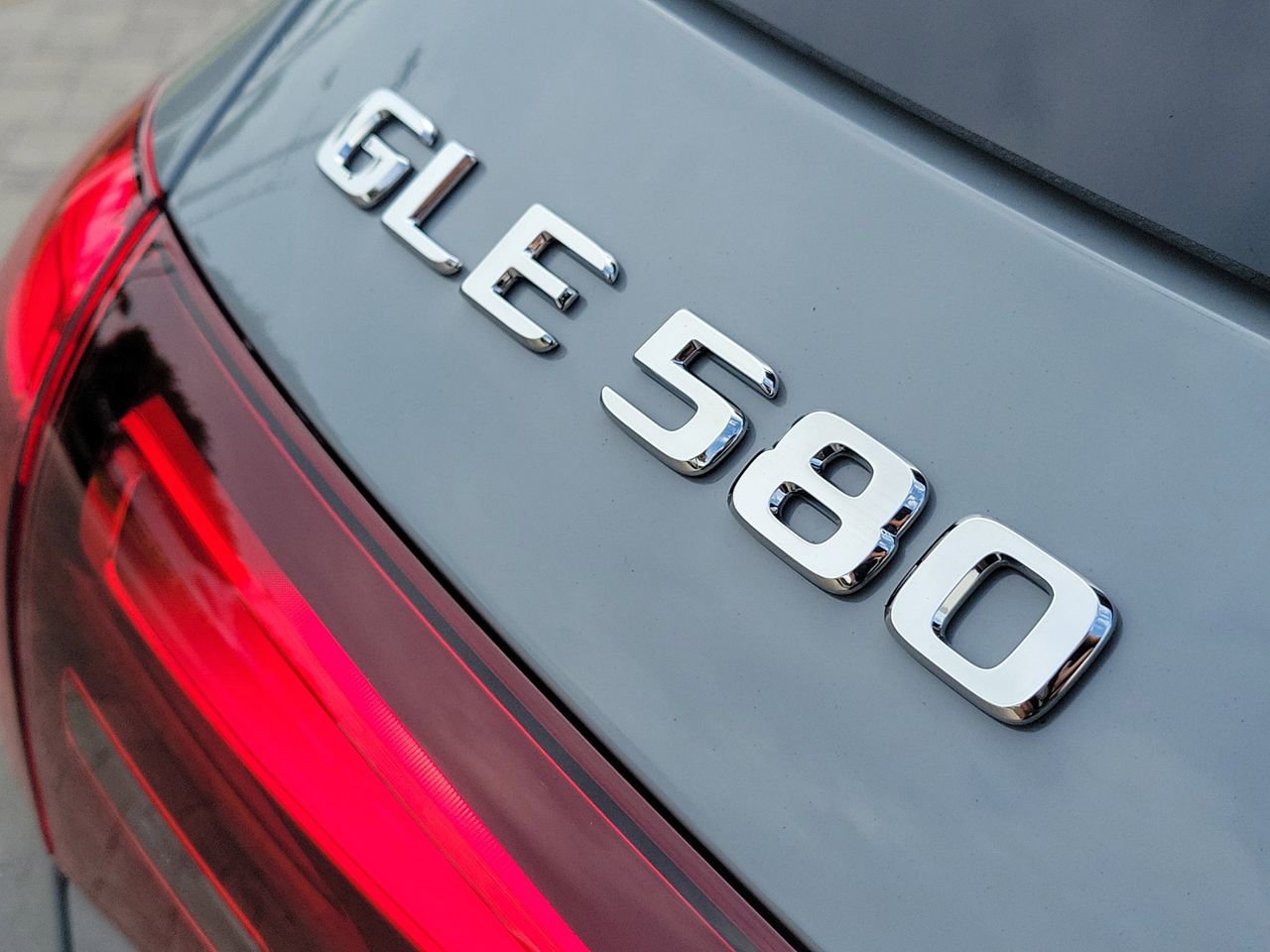 New 2026 Mercedes-Benz GLE 580 4MATIC image 9