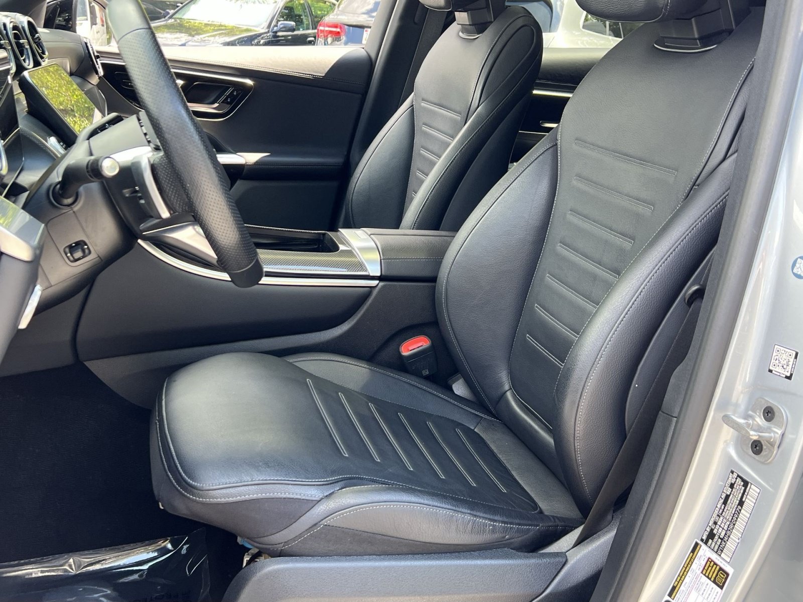 Used 2024 Mercedes-Benz GLC 300 4MATIC image 18
