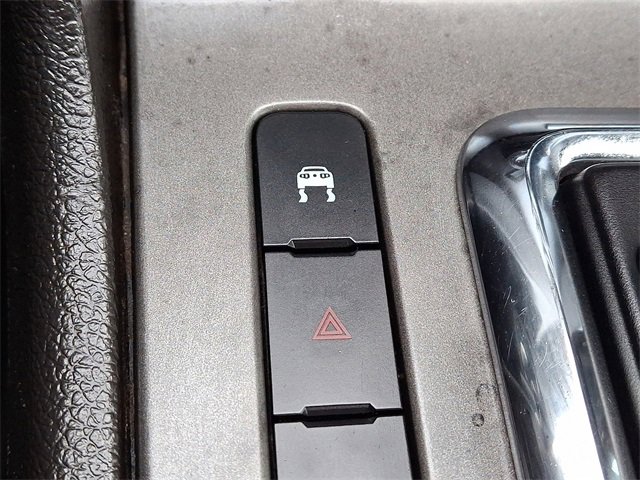 Used 2010 Ford Mustang Convertible image 21