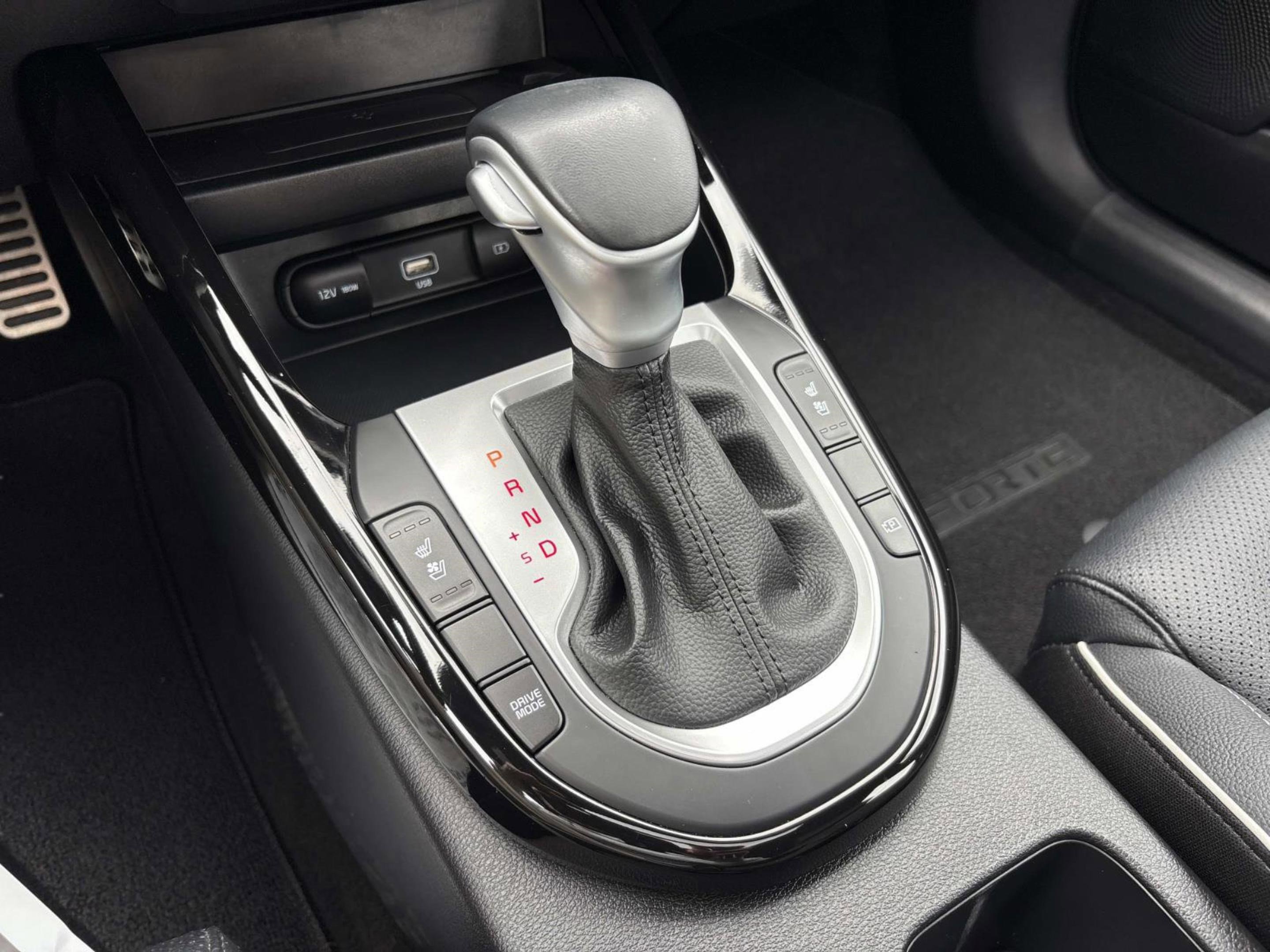 Used 2023 Kia Forte GT-Line w/ GT-Line Premium Package image 32