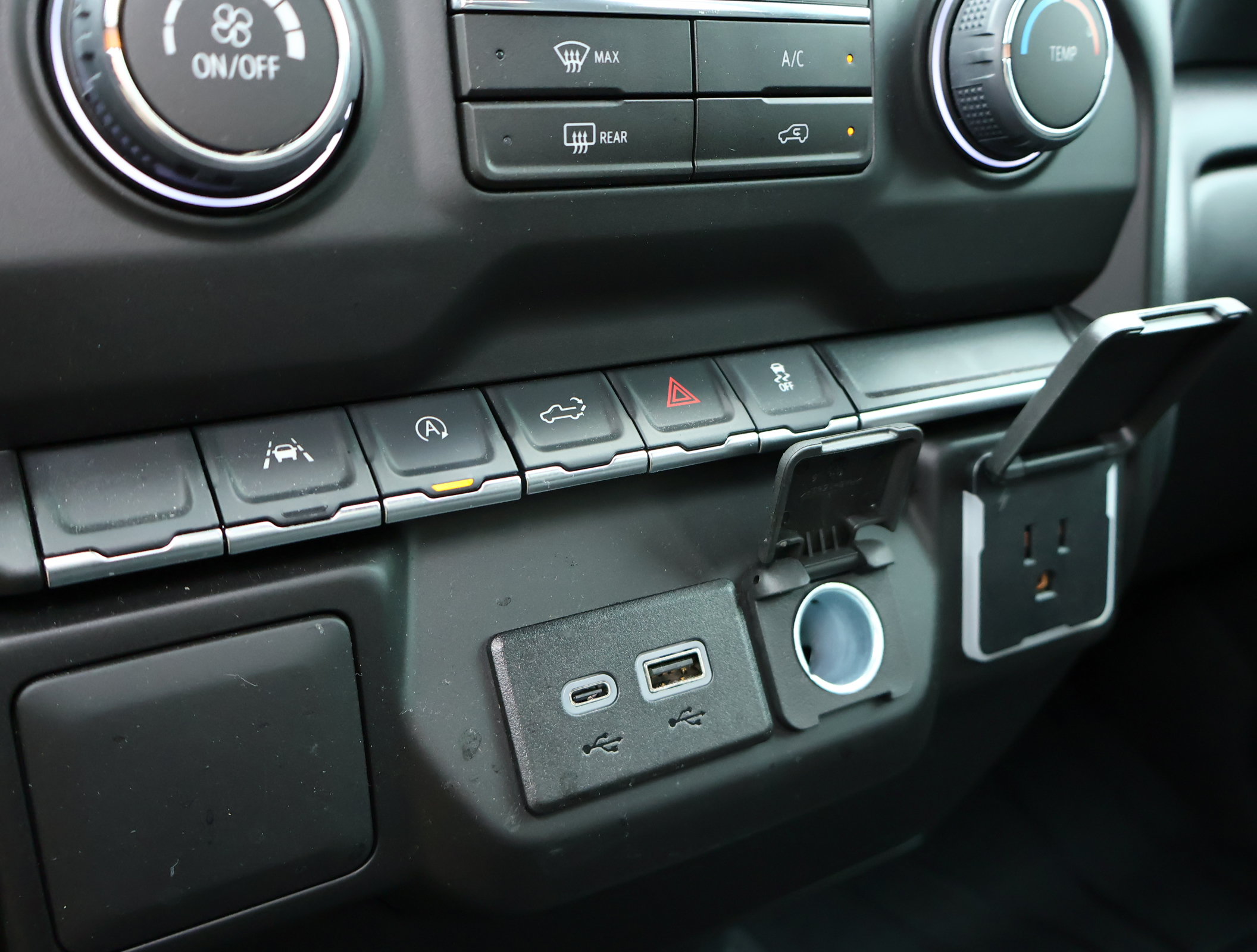 New 2026 Chevrolet Silverado 1500 Custom w/ LPO, Dark Essentials Package AWD/4WD image 20