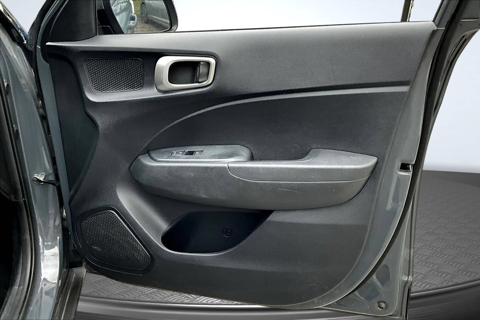 Used 2026 Hyundai Venue SE FWD image 22