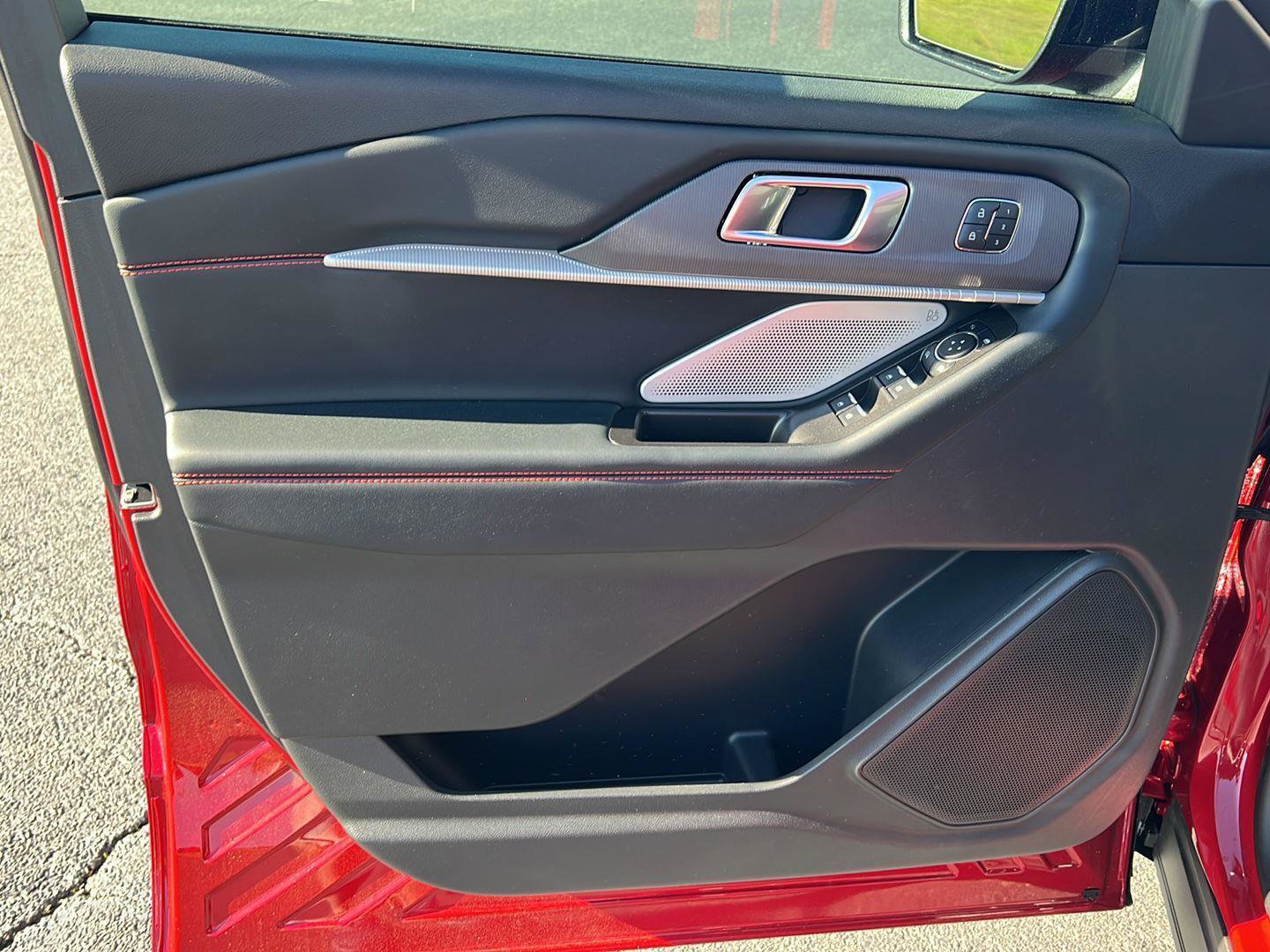 Used 2025 Ford Explorer ST w/ Sun And Sound Package image 16