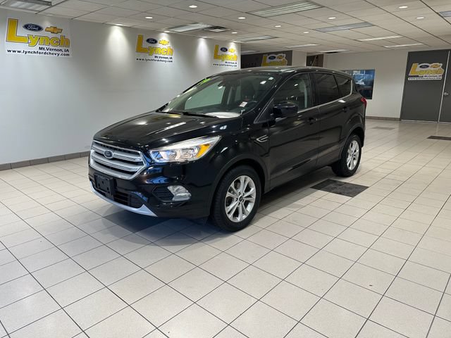 Used 2019 Ford Escape SE FWD image 2