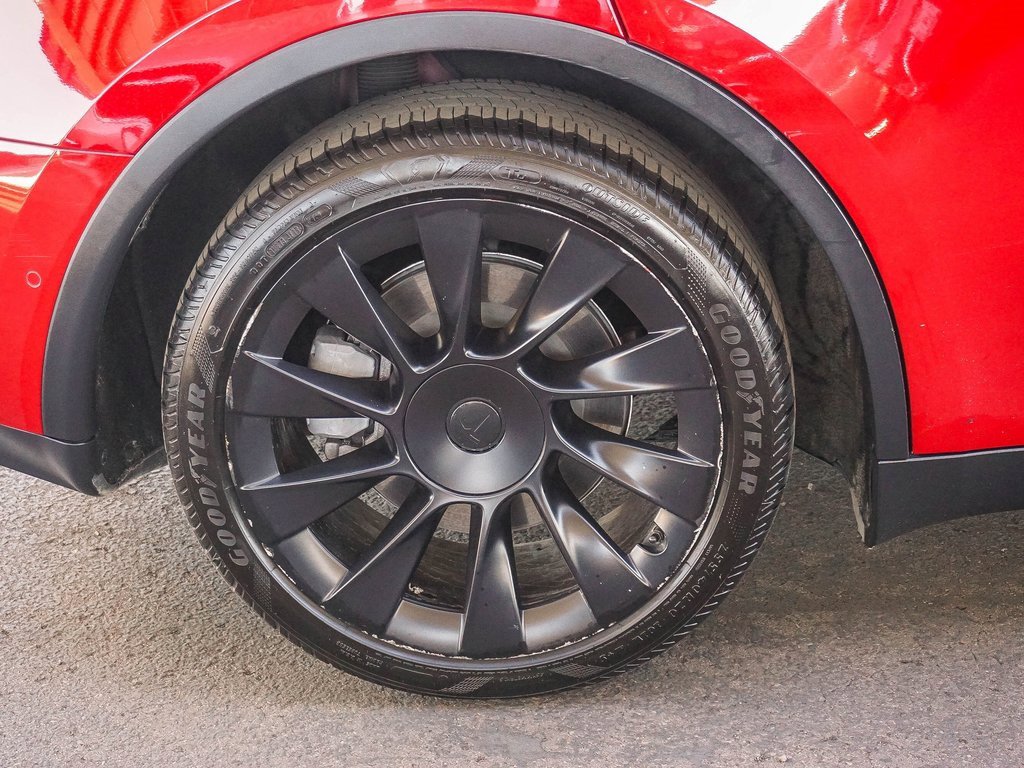 Used 2021 Tesla Model Y Long Range image 8