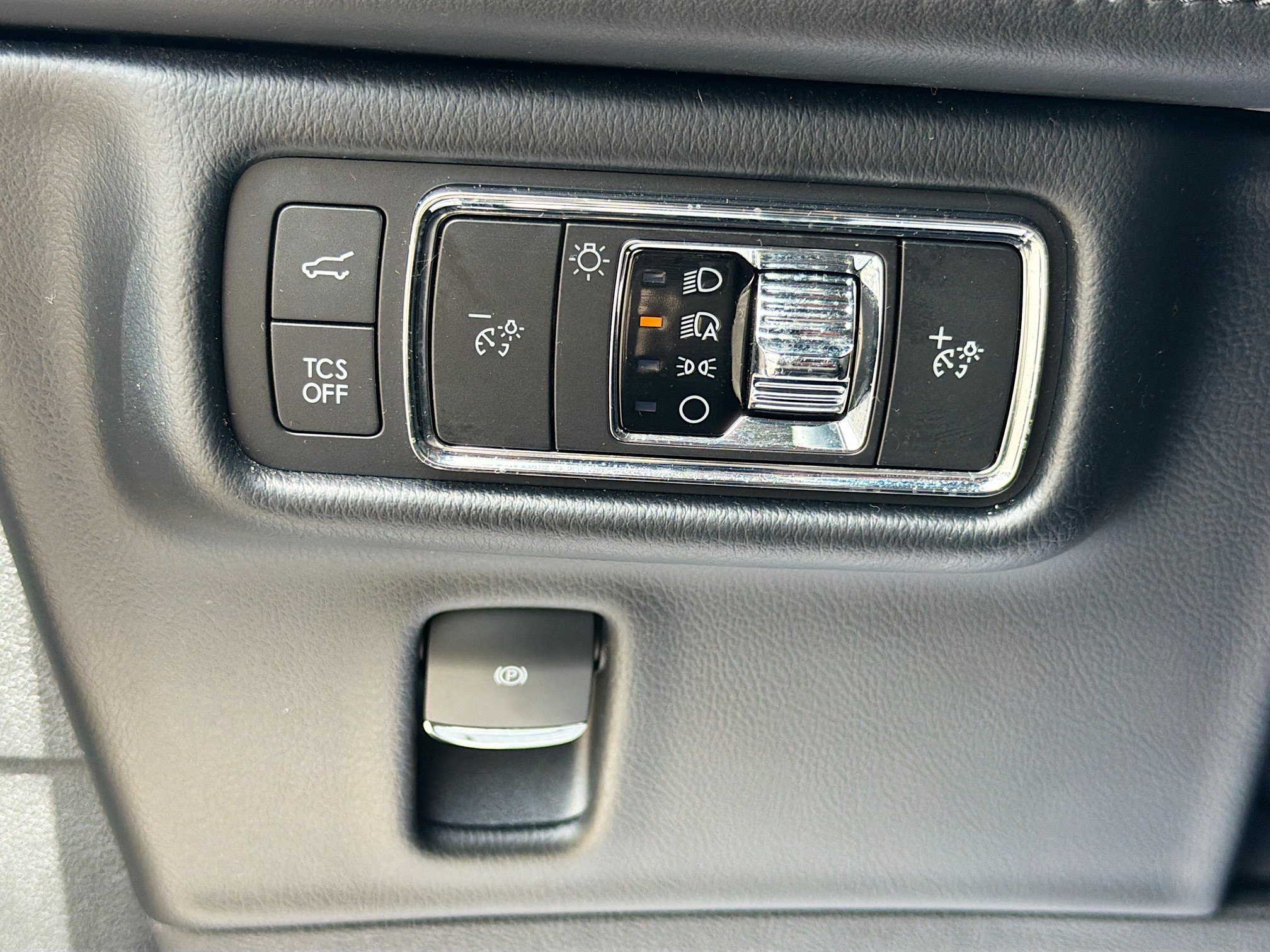 Used 2022 Lincoln Nautilus FWD w/ Premium Package image 34