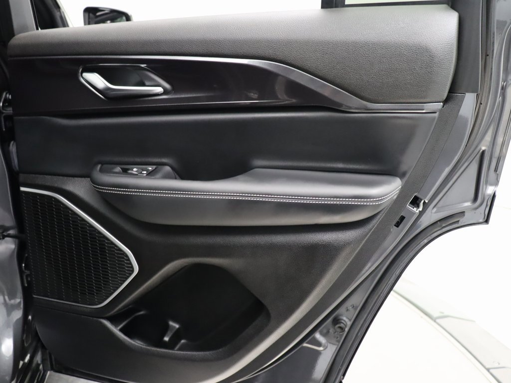 Used 2022 Jeep Grand Cherokee Altitude image 36