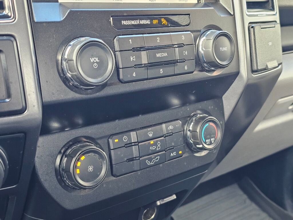 Used 2019 Ford F150 XLT w/ Trailer Tow Package image 39