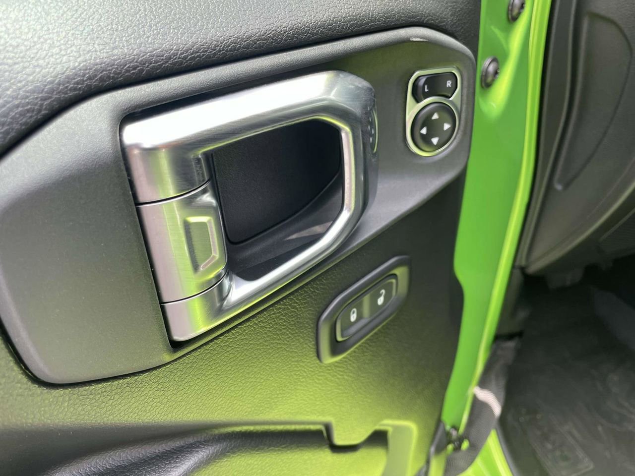 New 2025 Jeep Gladiator Sport image 28