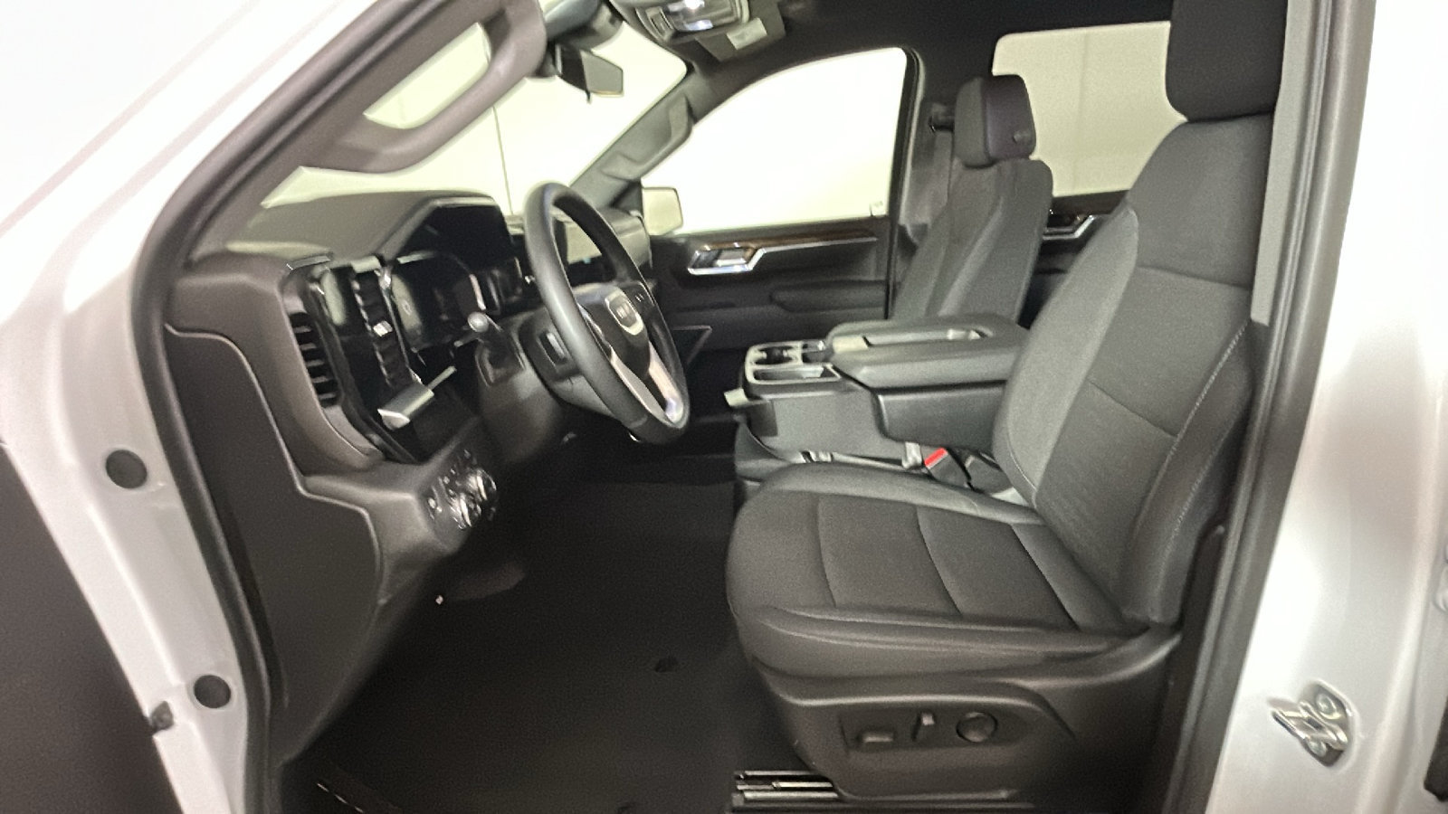 New 2026 GMC Sierra 1500 SLE AWD/4WD image 14