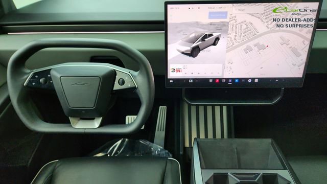 Used 2024 Tesla Cybertruck AWD Crew Cab image 33