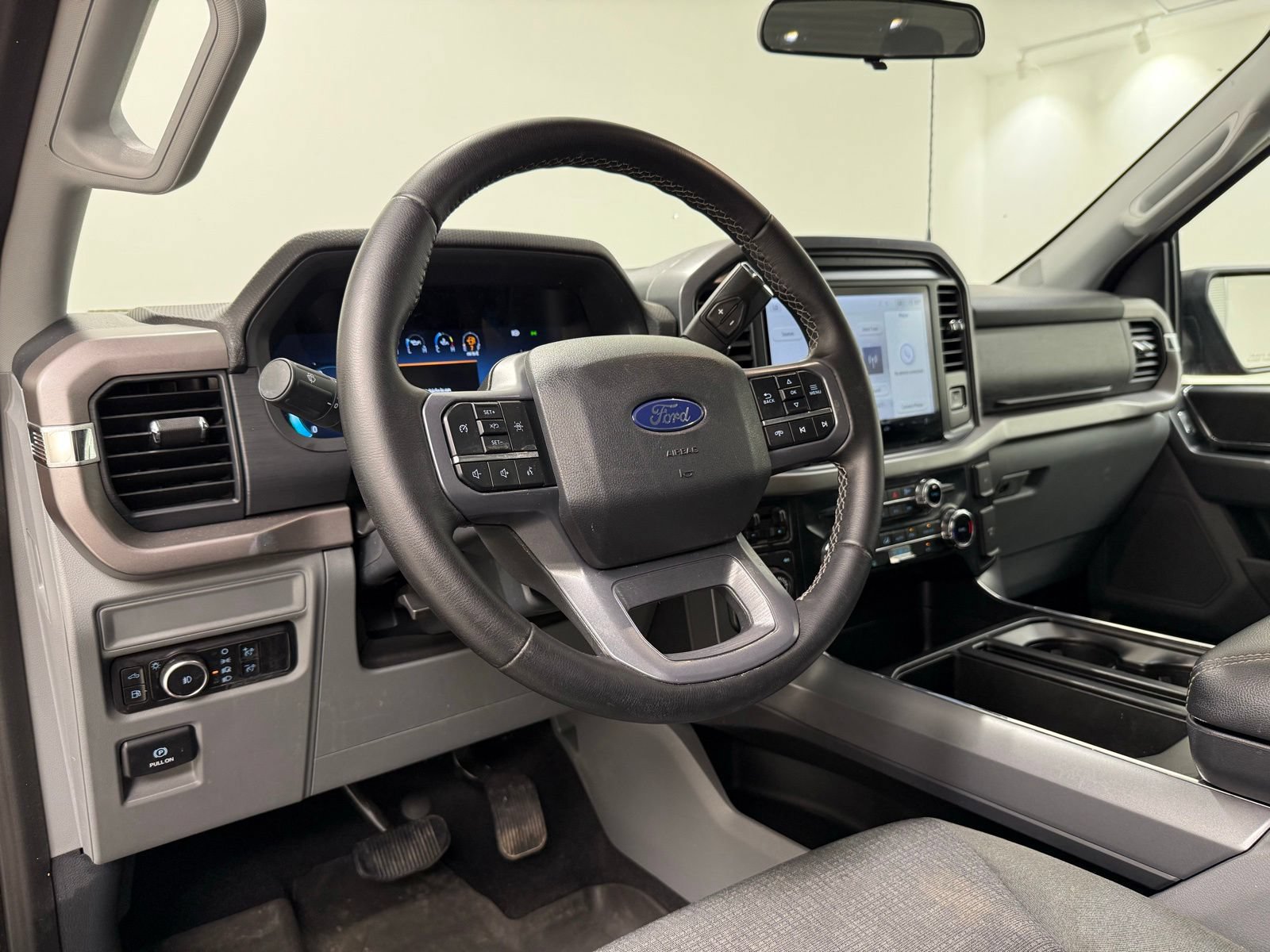 Used 2025 Ford F150 XLT w/ Equipment Group 301A Standard AWD/4WD image 18