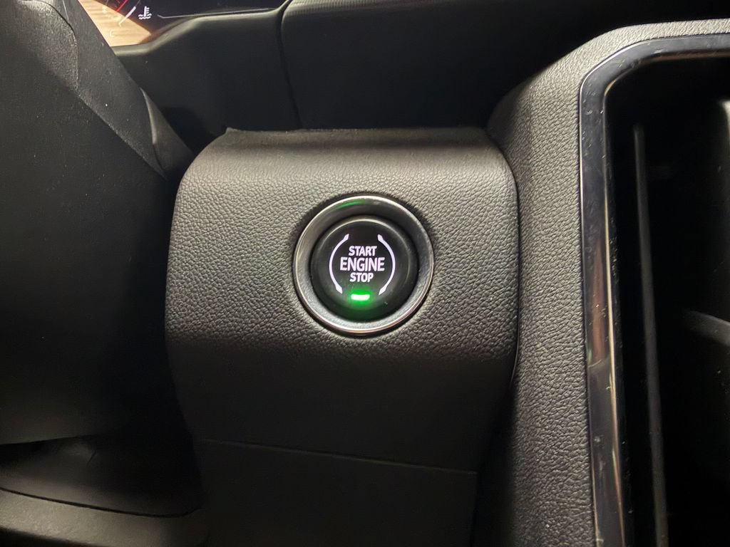Used 2025 GMC Acadia AT4 AWD/4WD image 16
