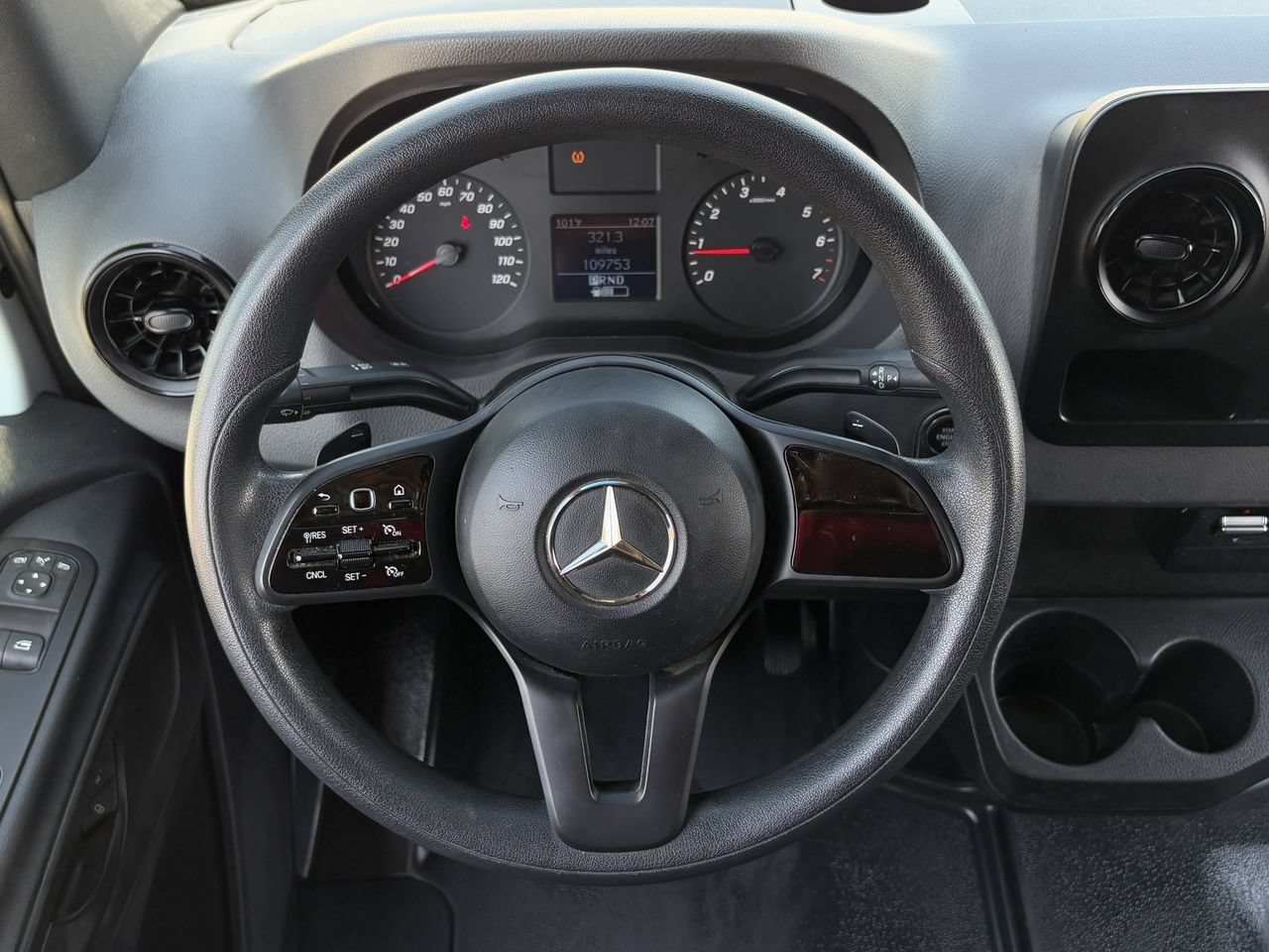 Used 2023 Mercedes-Benz Sprinter 2500 image 13