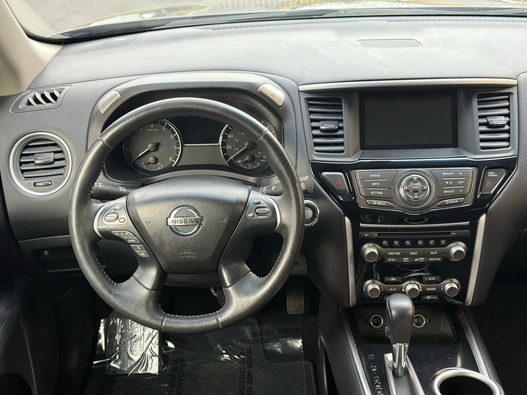 Used 2016 Nissan Pathfinder SV image 33