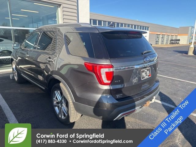 Used 2016 Ford Explorer XLT w/ Equipment Group 202A image 3