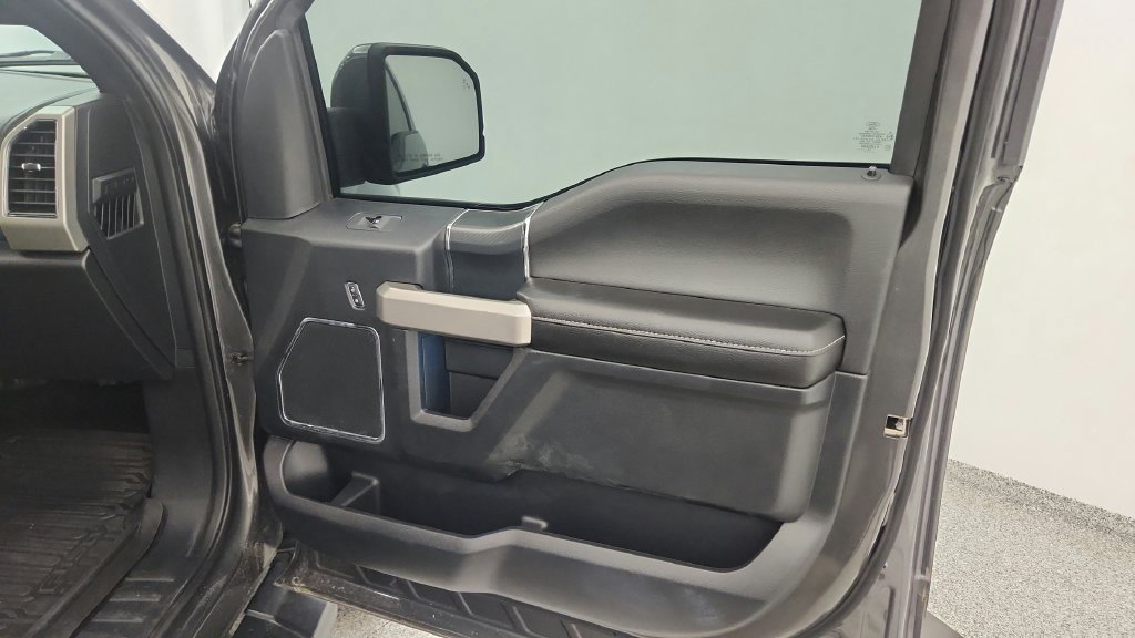 Used 2019 Ford F150 Lariat w/ Equipment Group 502A Luxury AWD/4WD image 21