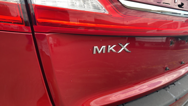 Used 2016 Lincoln MKX Reserve w/ Driver Assistance Package AWD/4WD image 31