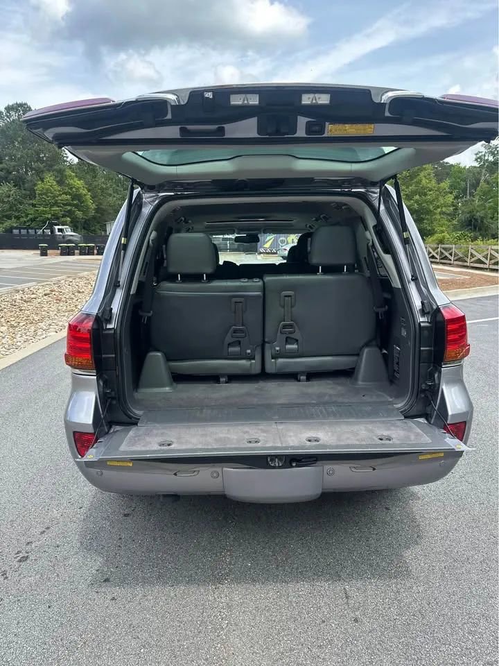 Used 2009 Lexus LX 570 4WD image 12